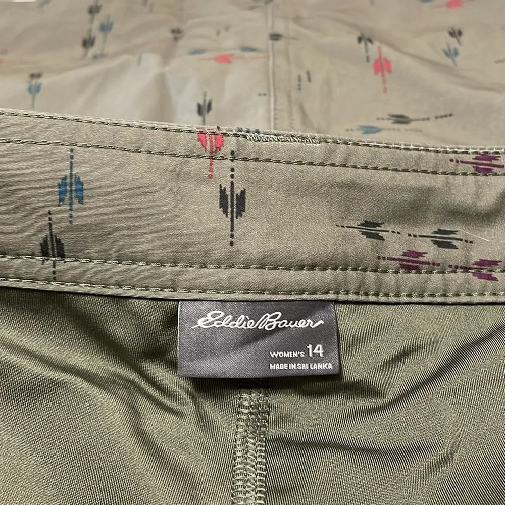 Eddie Bauer Adventurer 2.0 Olive Green Horizon Skirt Skort Shorts Arrow UPF 50